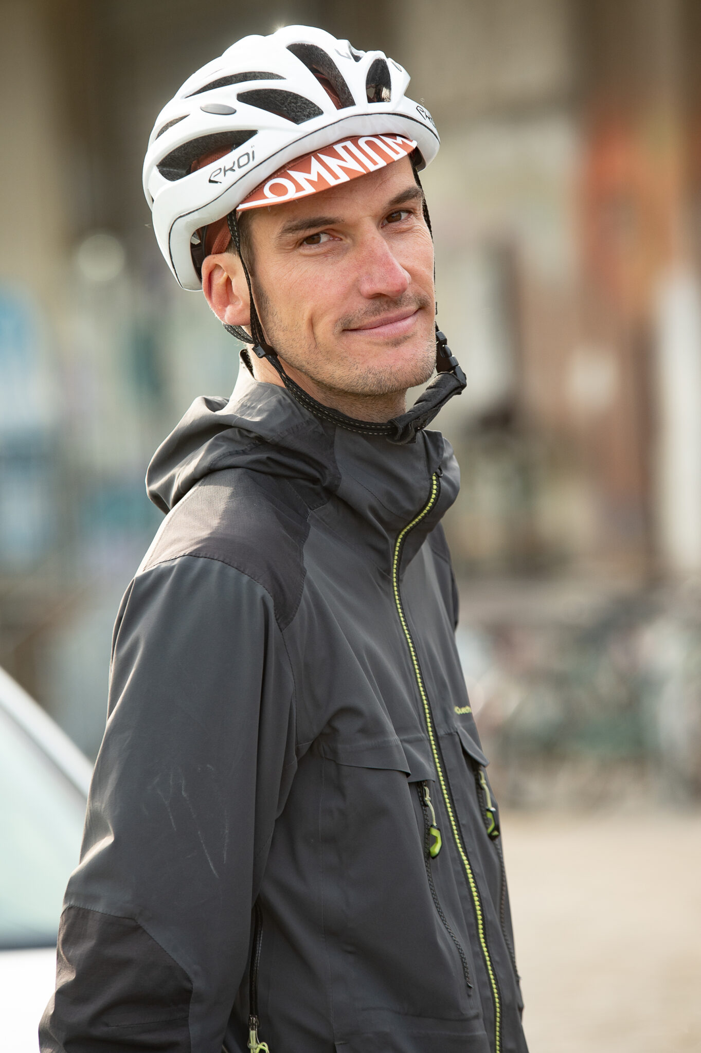 Contrôleur de gestion de formation, Simon a rejoint Lille Bike en 2023. Il est aussi mécanicien cycles et entretient les vélos.